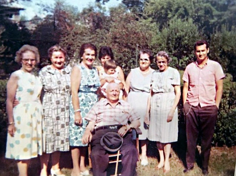 Ilse (3rd from left) in the Goldmeier family circle in Unadilla 1964